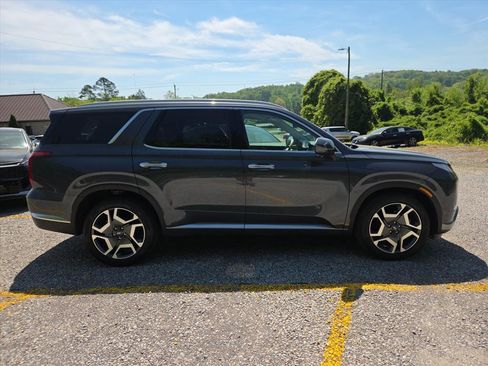 Used 2024 Hyundai Palisade Limited image 4