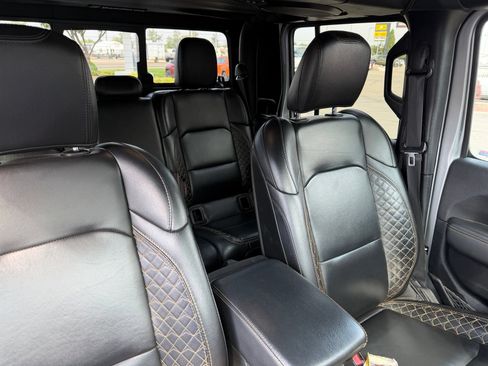Used 2021 Jeep Gladiator Overland AWD/4WD image 19