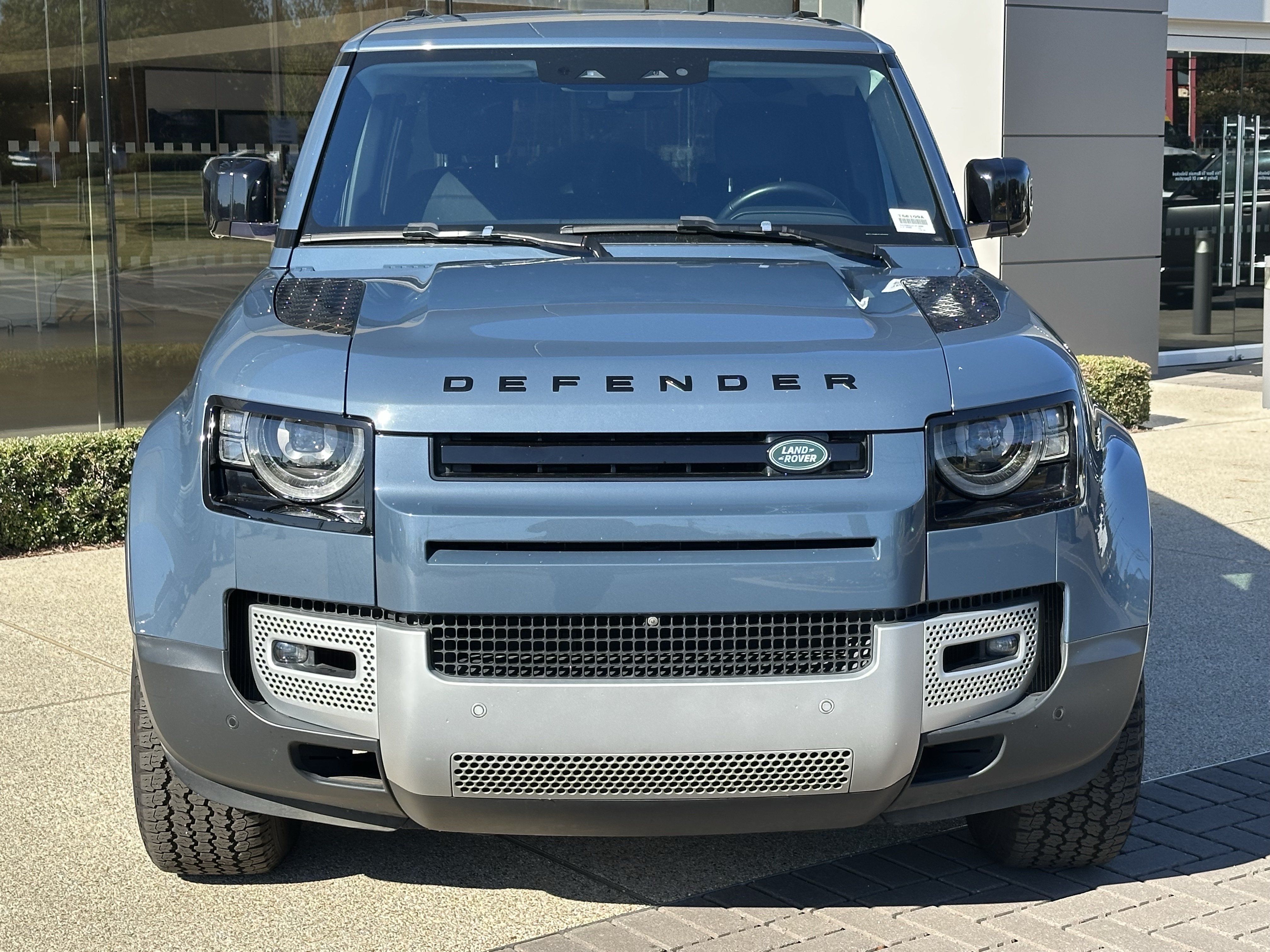 Used 2020 Land Rover Defender 110 HSE AWD/4WD image 10