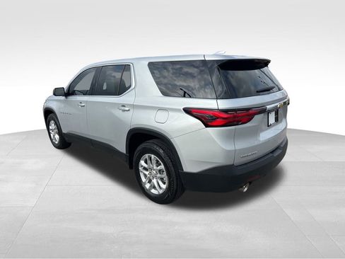 Used 2022 Chevrolet Traverse LS image 5