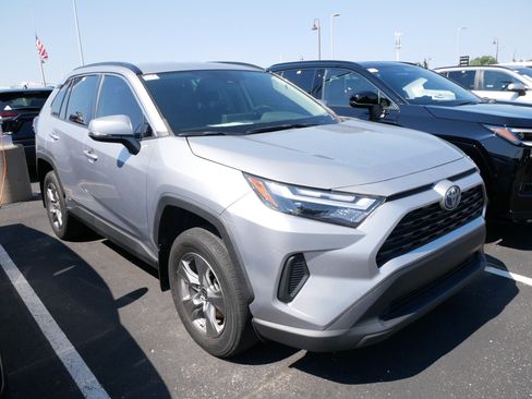Certified 2024 Toyota RAV4 LE AWD/4WD image 5