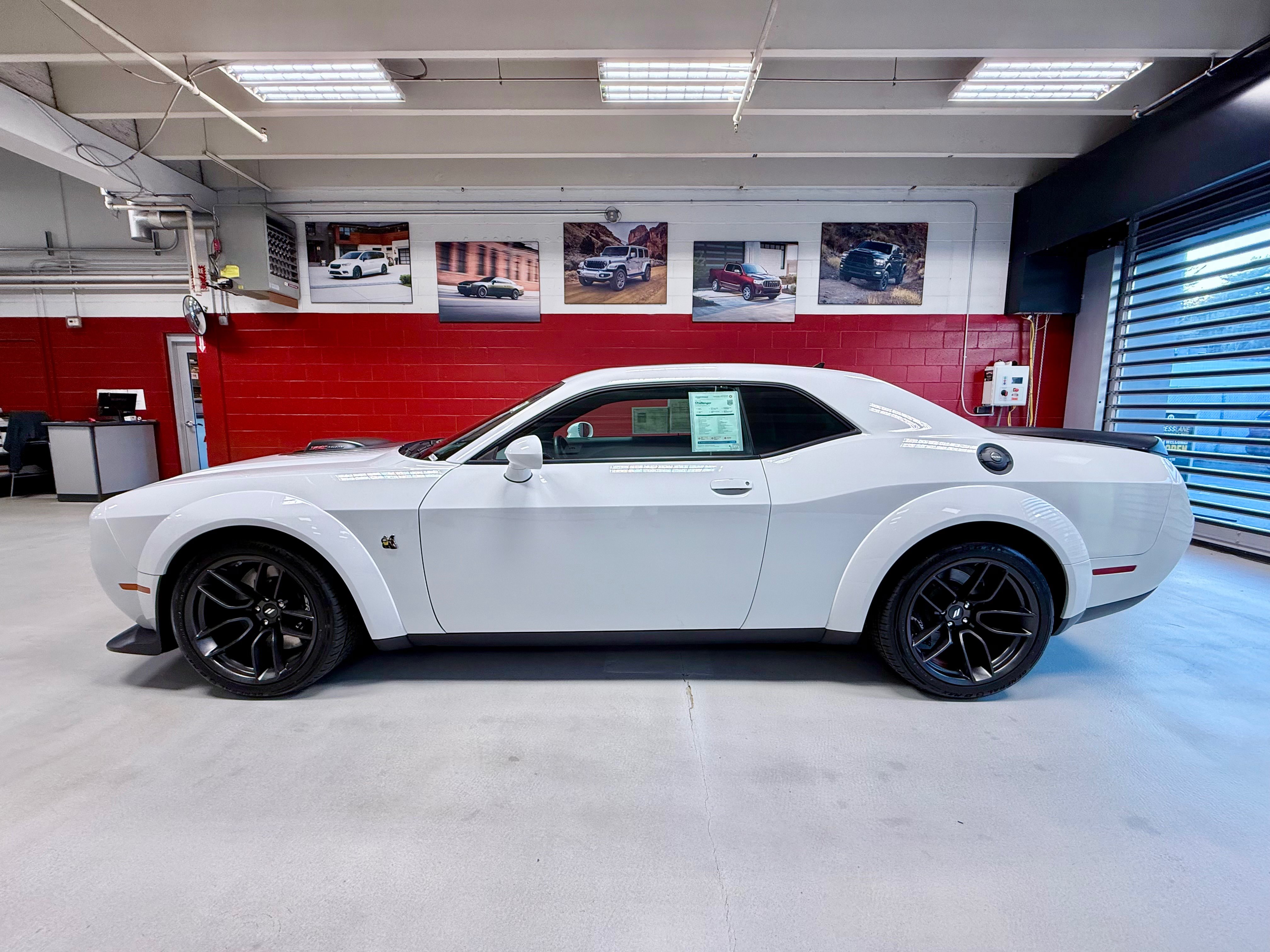 Certified 2022 Dodge Challenger R/T Scat Pack RWD image 2