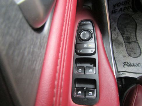 Used 2019 Kia Stinger GT2 AWD/4WD image 17