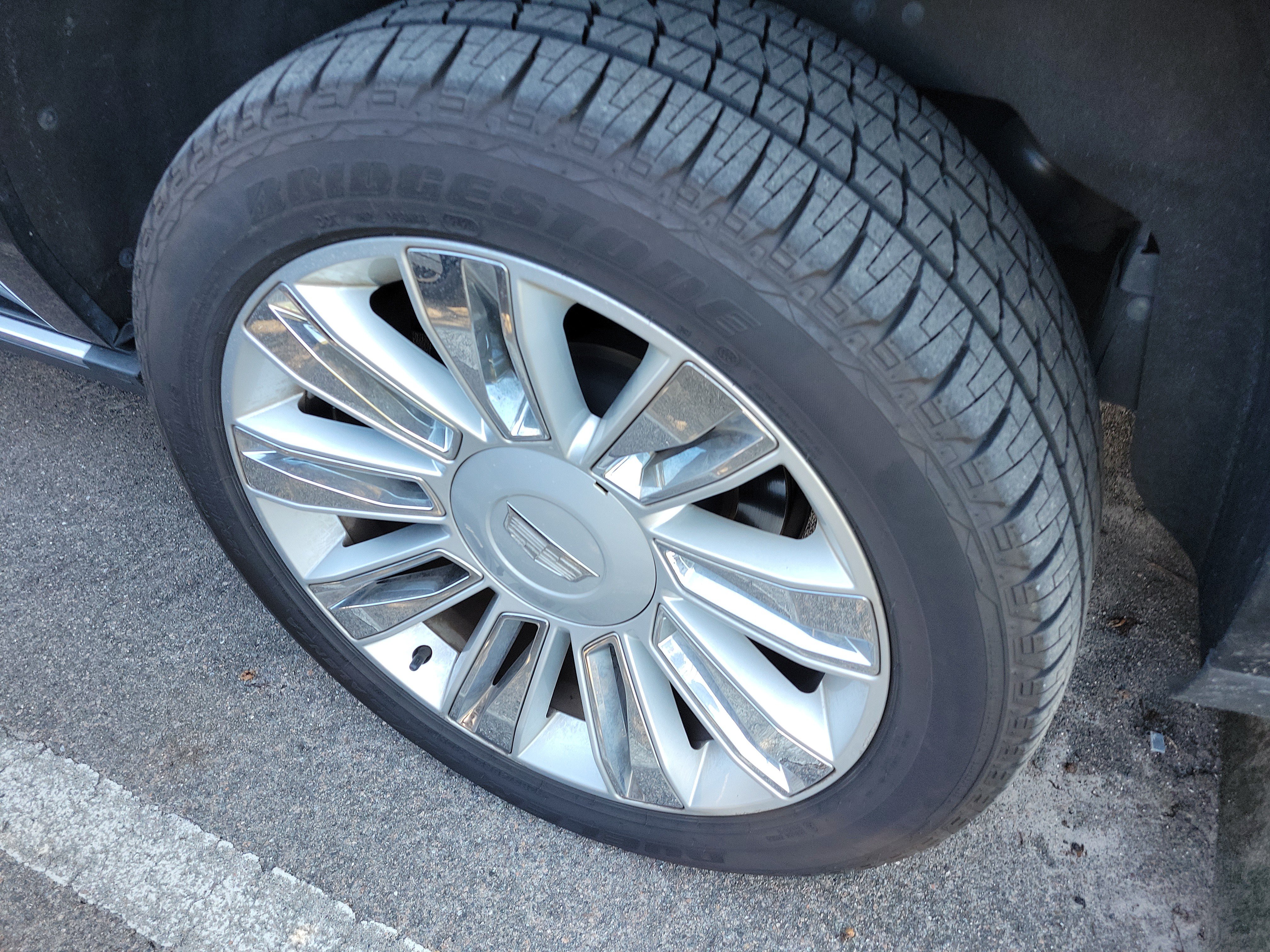 Used 2019 Cadillac Escalade ESV Platinum RWD image 5