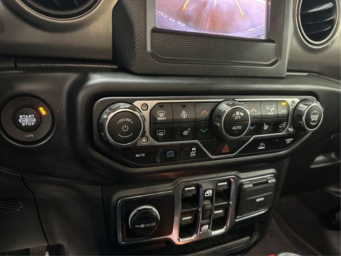 Used 2023 Jeep Wrangler Unlimited w/ Cold Weather Group AWD/4WD image 28