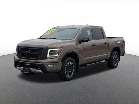 Used 2022 Nissan Titan PRO-4X w/ Pro-4x Convenience Package AWD/4WD image 5