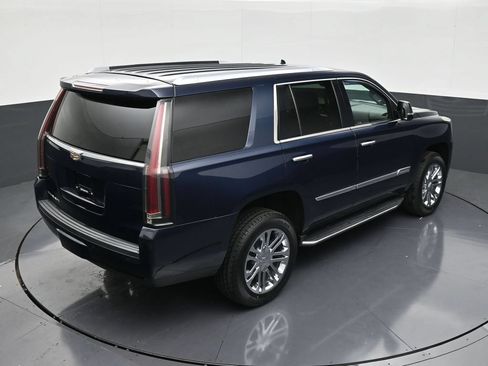 Used 2020 Cadillac Escalade 2WD image 16
