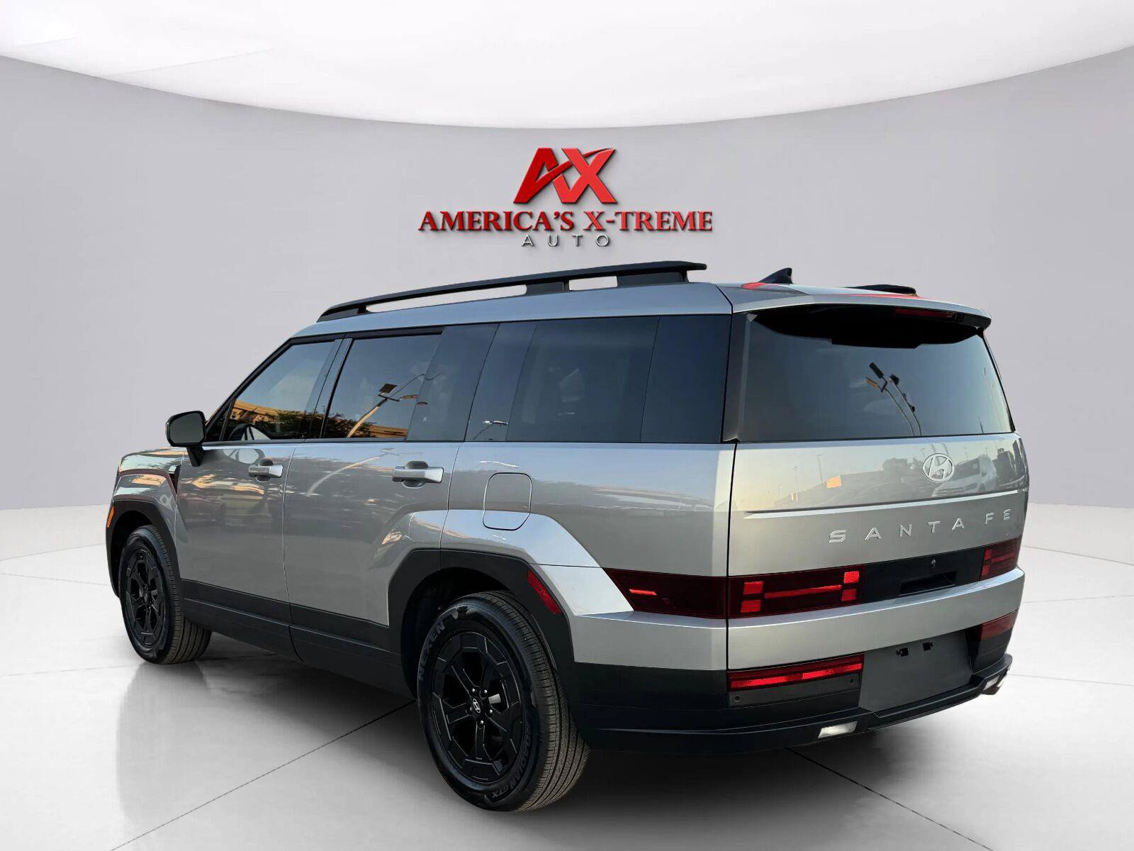 Used 2026 Hyundai Santa Fe SEL FWD image 4