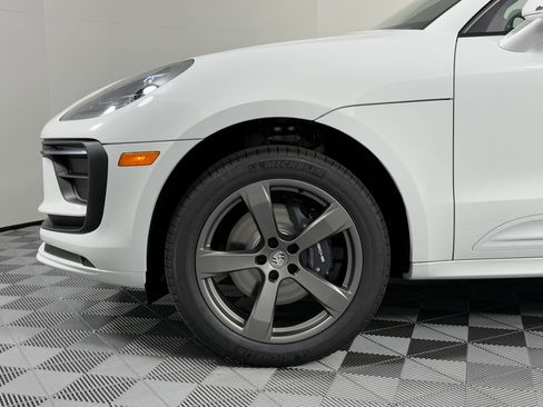 Certified 2026 Porsche Macan AWD/4WD image 13