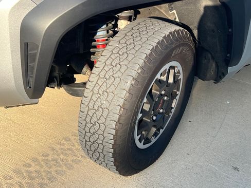 Used 2024 Toyota Tacoma TRD Off-Road AWD/4WD image 10