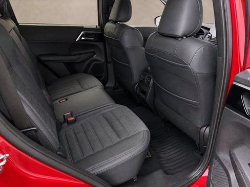 Used 2023 Mitsubishi Outlander SE FWD image 14
