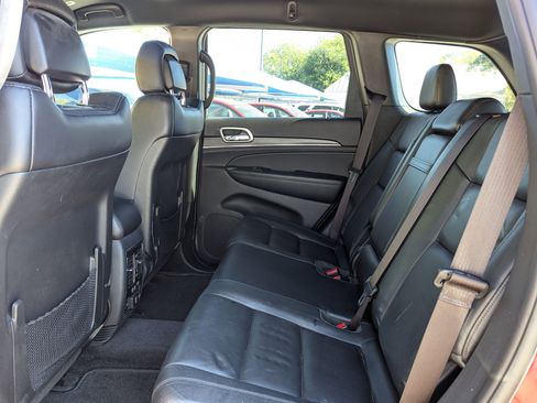 Used 2018 Jeep Grand Cherokee Limited image 15