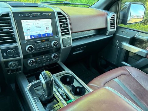 Used 2020 Ford F150 Platinum w/ Equipment Group 701A Luxury AWD/4WD image 11