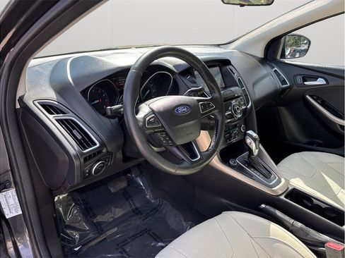 Used 2016 Ford Focus Titanium image 6
