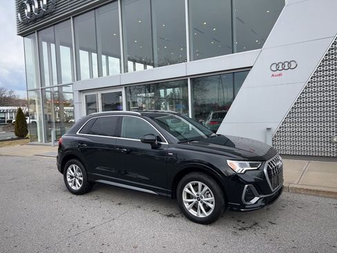 Used 2023 Audi Q3 2.0T Premium w/ Convenience Package image 10