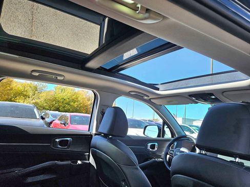 Used 2024 Kia Sorento SX image 22