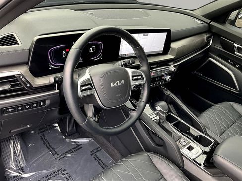 Used 2025 Kia Telluride EX X-Line AWD/4WD image 17