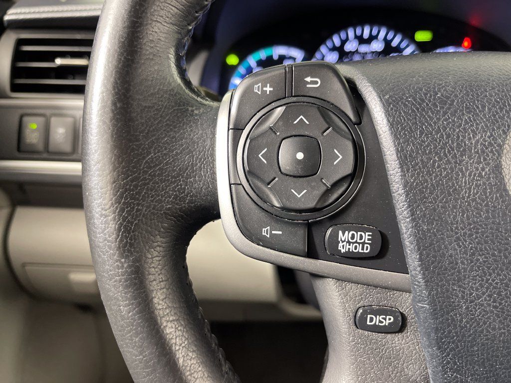 Used 2013 Toyota Camry XLE w/ Leather Pkg FWD image 28