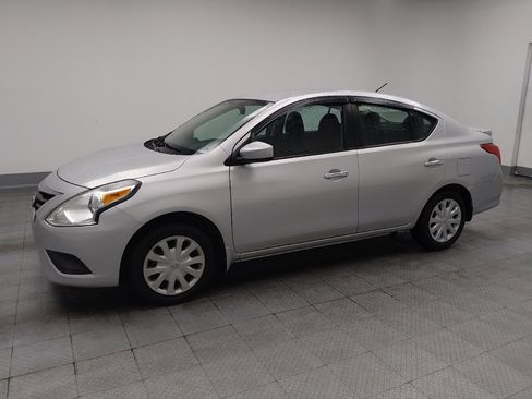 Used 2019 Nissan Versa SV FWD image 2