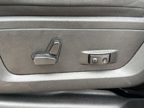 Used 2024 RAM 2500 Big Horn w/ Night Edition image 14