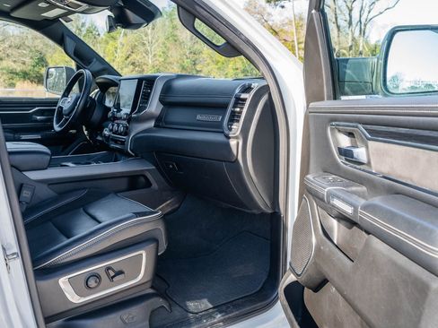 Used 2024 RAM 1500 Laramie image 12