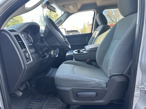 Used 2017 RAM 1500 Express image 10
