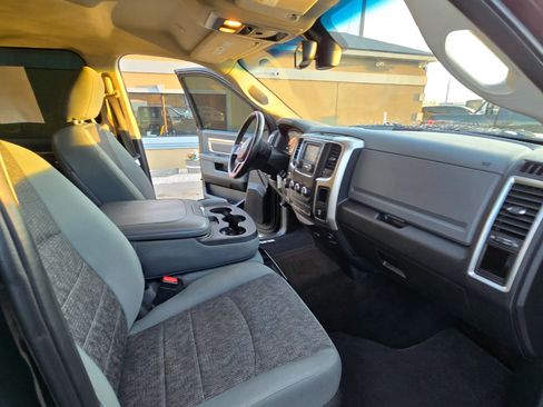Used 2017 RAM 1500 Classic SLT w/ SLT Plus D←cor Group AWD/4WD image 14