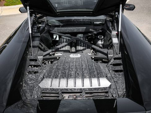 Used 2019 Lamborghini Huracan LP 580-2 image 31