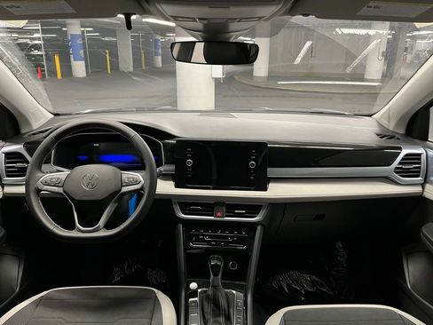 New 2025 Volkswagen Taos SE image 7