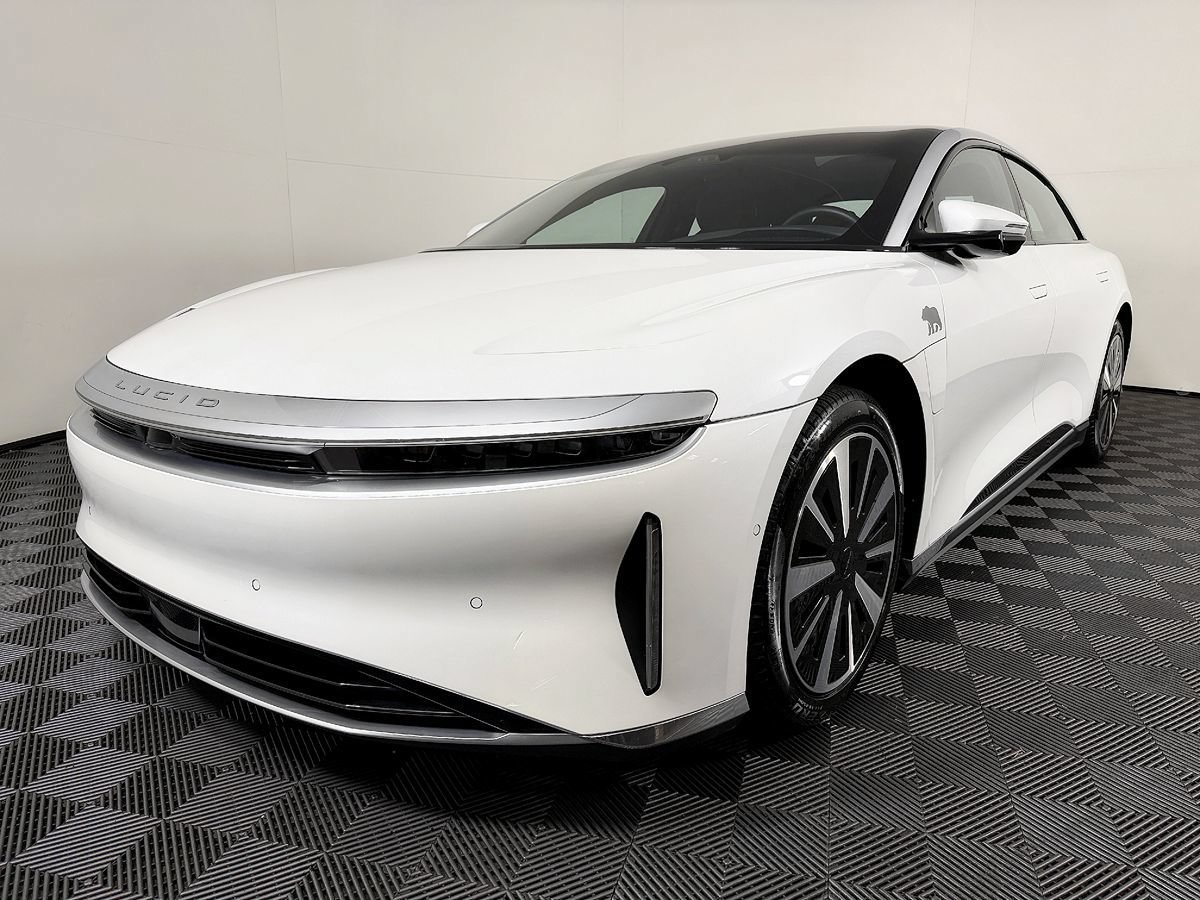 Used 2023 Lucid Air Touring AWD/4WD image 3