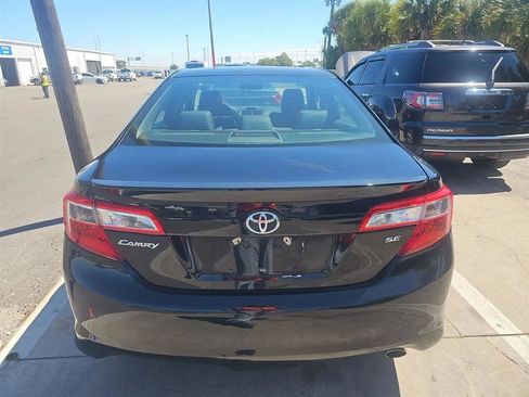 Used 2012 Toyota Camry SE image 5