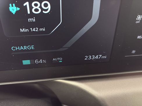 Used 2024 Kia EV9 Land image 34