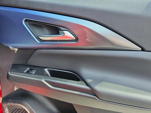 New 2026 Chevrolet Equinox EV LT FWD image 11