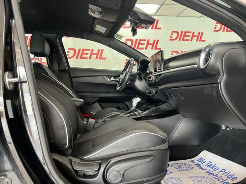 Used 2023 Kia Forte GT-Line w/ GT-Line Technology Package FWD image 12
