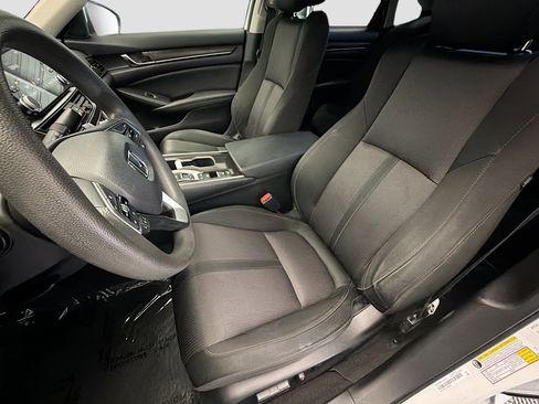 Used 2019 Honda Accord EX image 11