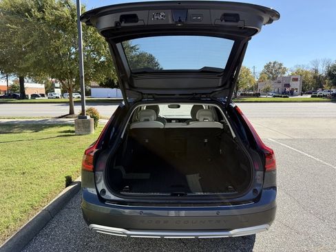 Certified 2024 Volvo V90 B6 Cross Country Ultimate image 23