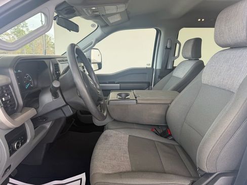 Used 2025 Ford F250 XLT image 11