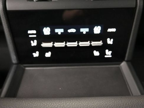 Certified 2025 Porsche Panamera 4 E-Hybrid AWD/4WD image 19