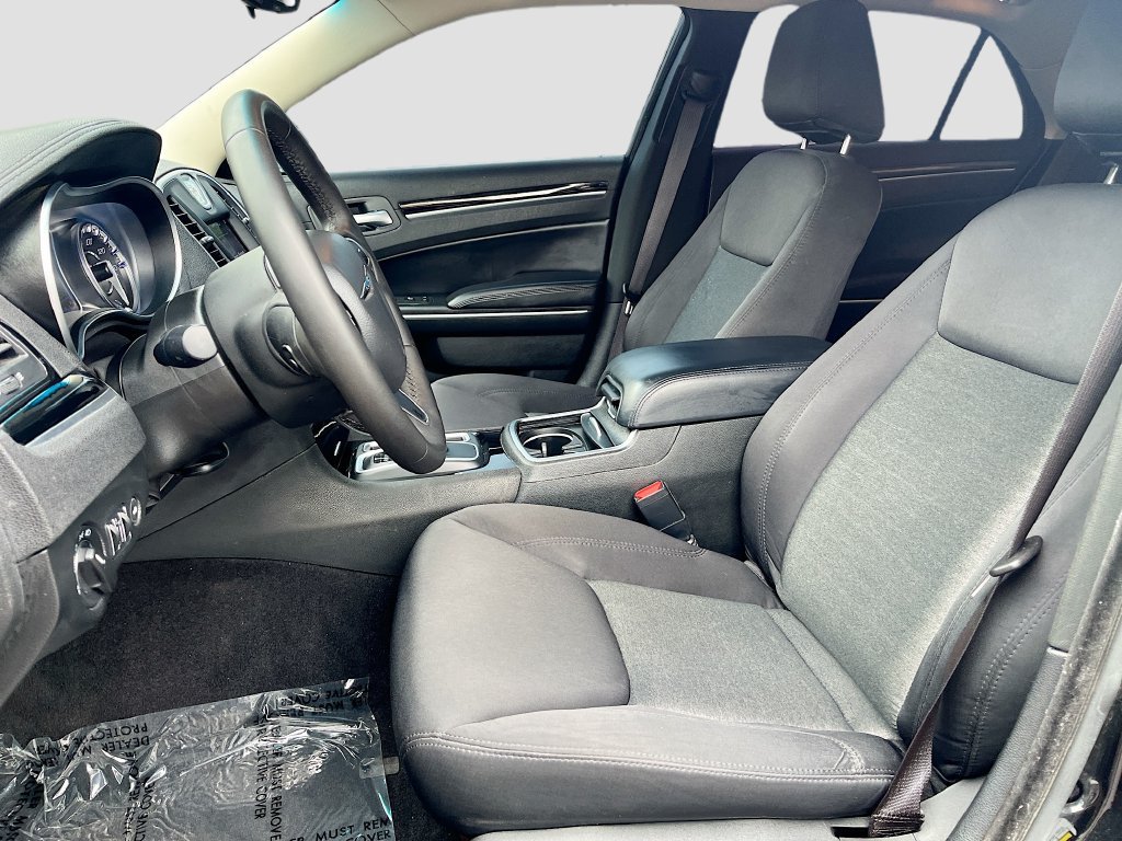Used 2023 Chrysler 300 Touring RWD image 20