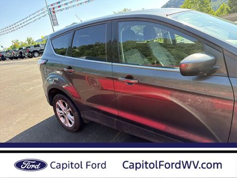 Used 2017 Ford Escape SE AWD/4WD image 1