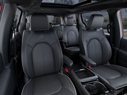 New 2027 Chrysler Pacifica Limited w/ S Appearance Package FWD image 42