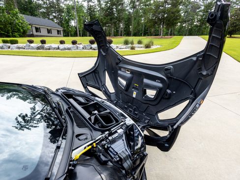 Used 2021 Lamborghini Huracan STO RWD image 39