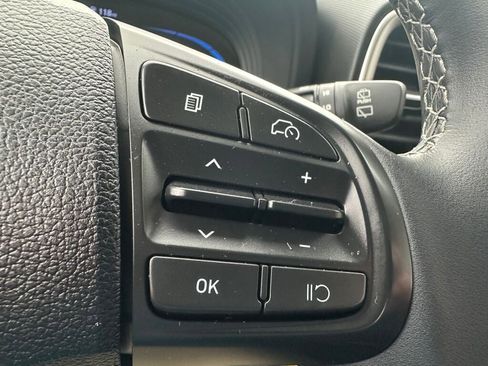 Used 2023 Hyundai Venue SEL w/ Cargo Package image 15