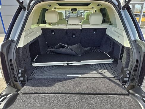 Used 2023 Land Rover Range Rover SE image 18