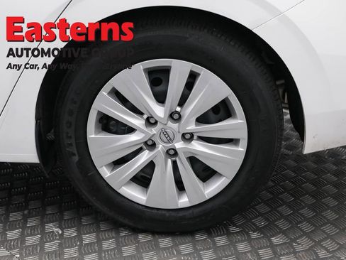 Used 2025 Nissan Sentra S FWD image 33