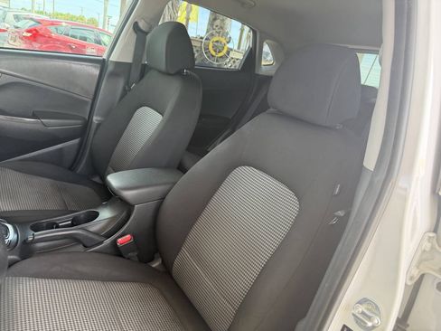 Used 2018 Hyundai Kona SE FWD image 21