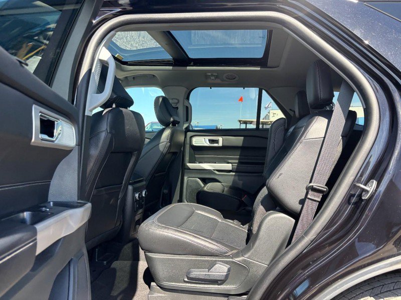 Used 2024 Ford Explorer Limited w/ Limited Technology Package AWD/4WD image 14