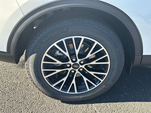 New 2025 Ford Escape SE image 57