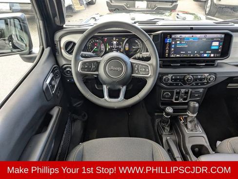 Certified 2025 Jeep Wrangler Unlimited Sahara w/ Safety Group AWD/4WD image 15