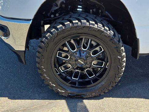 Used 2023 RAM 1500 Laramie AWD/4WD image 16